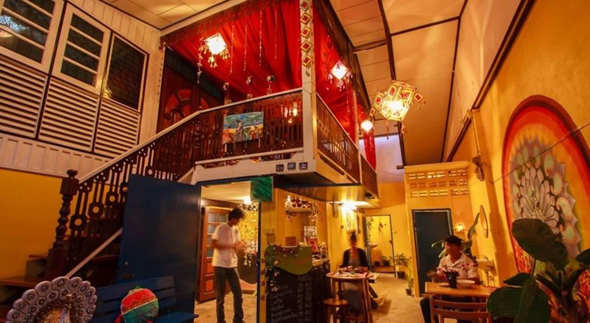 Varios Chezmoi Handicraft & HomeStay