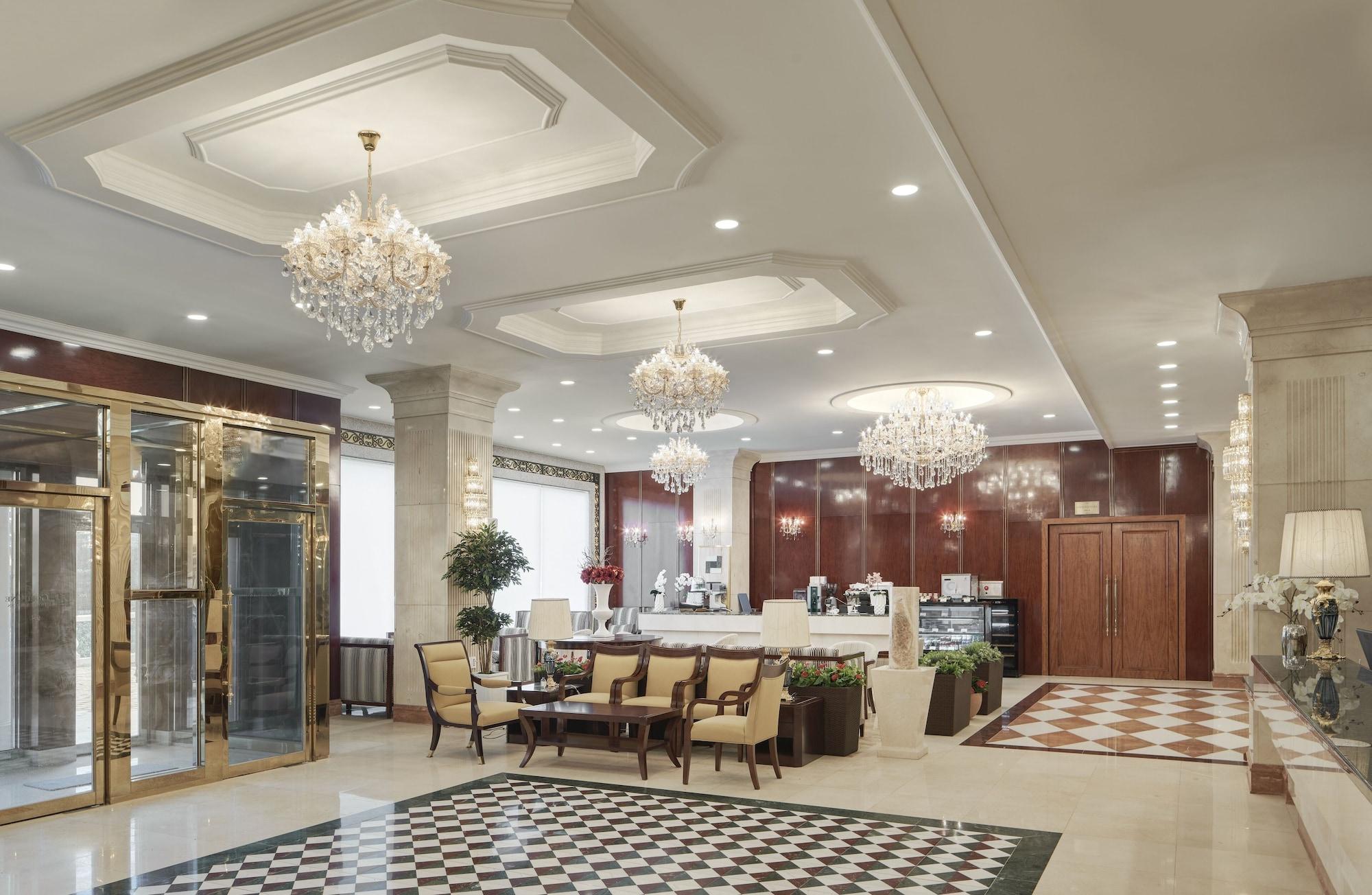 Vista Lobby GoldOne Hotel & Suites