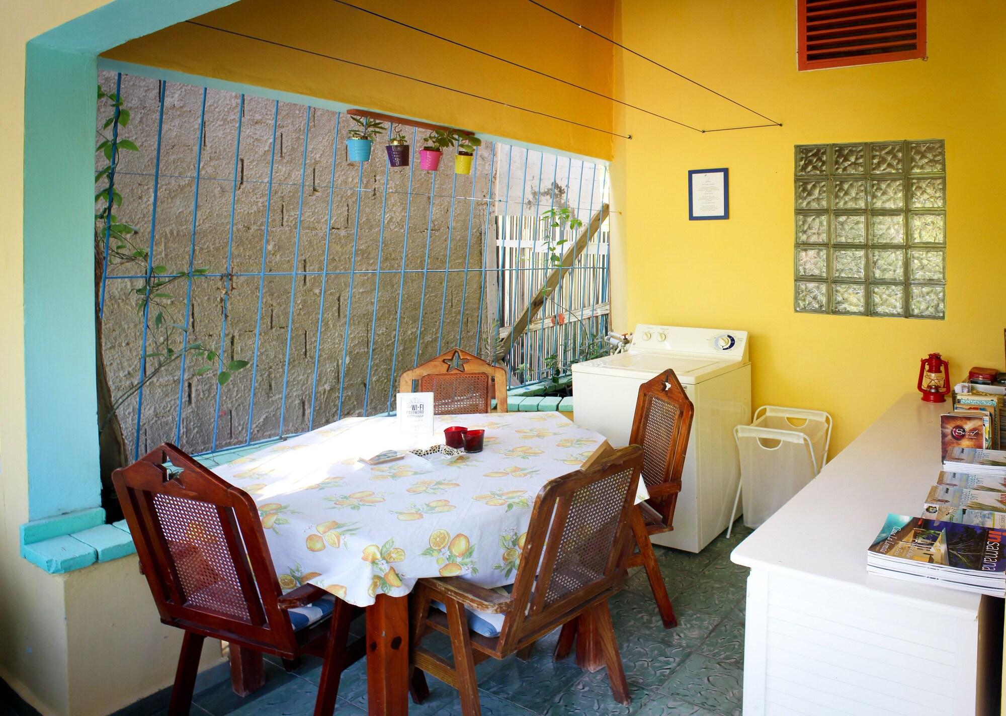 Instalaciones Recreativas Casa Delfin Guest House