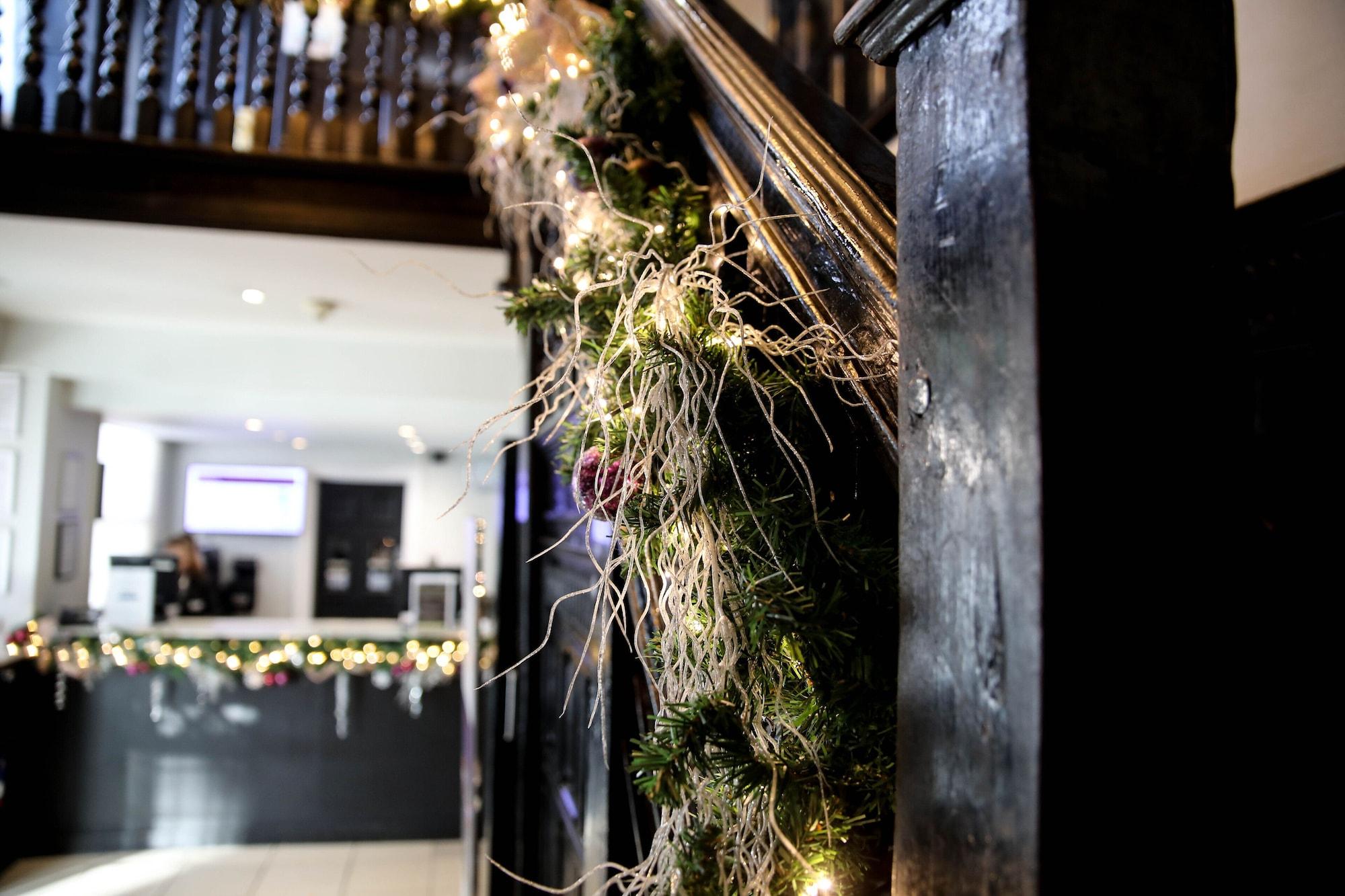 Vista Lobby Mercure St Albans Noke