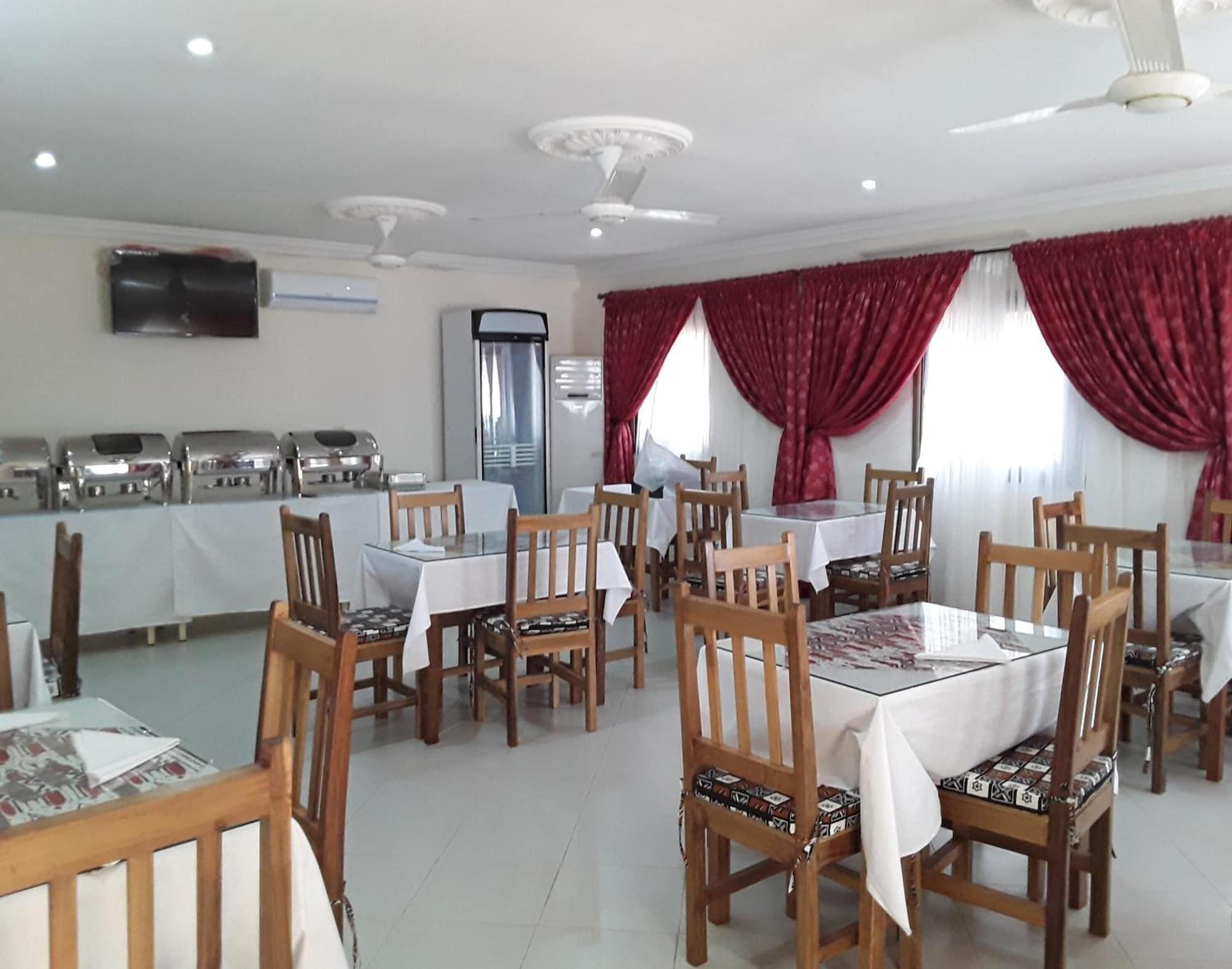 Restaurant Sarada Lodge Hotel