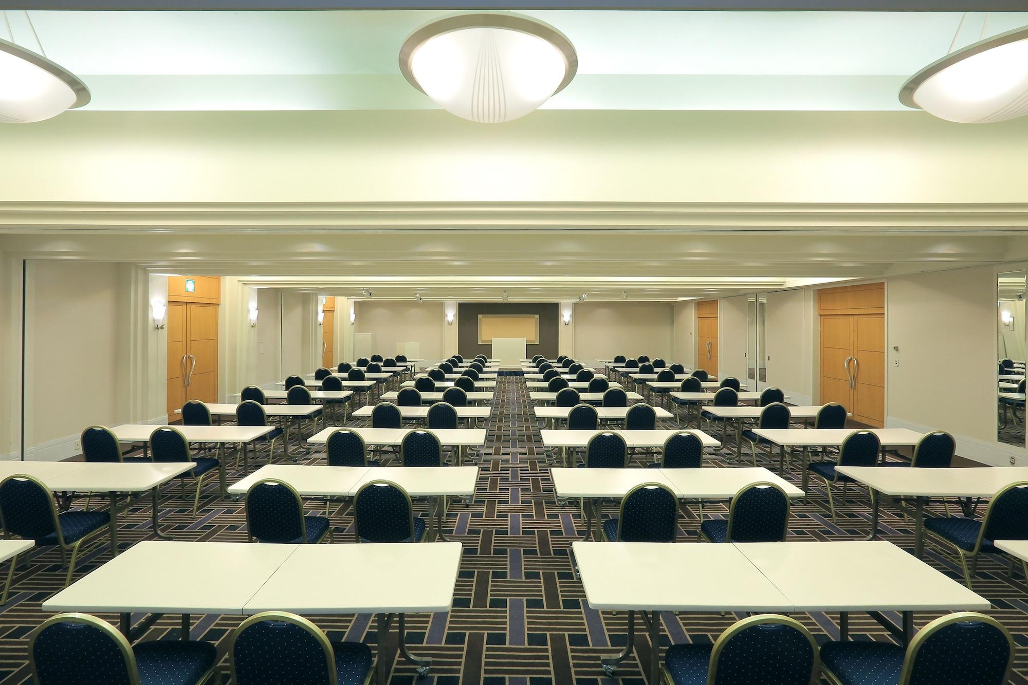Sala de Reuniones Urawa Washington Hotel
