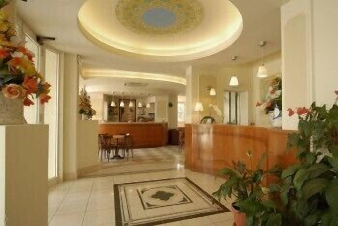 Vista Lobby Hotel Mocambo