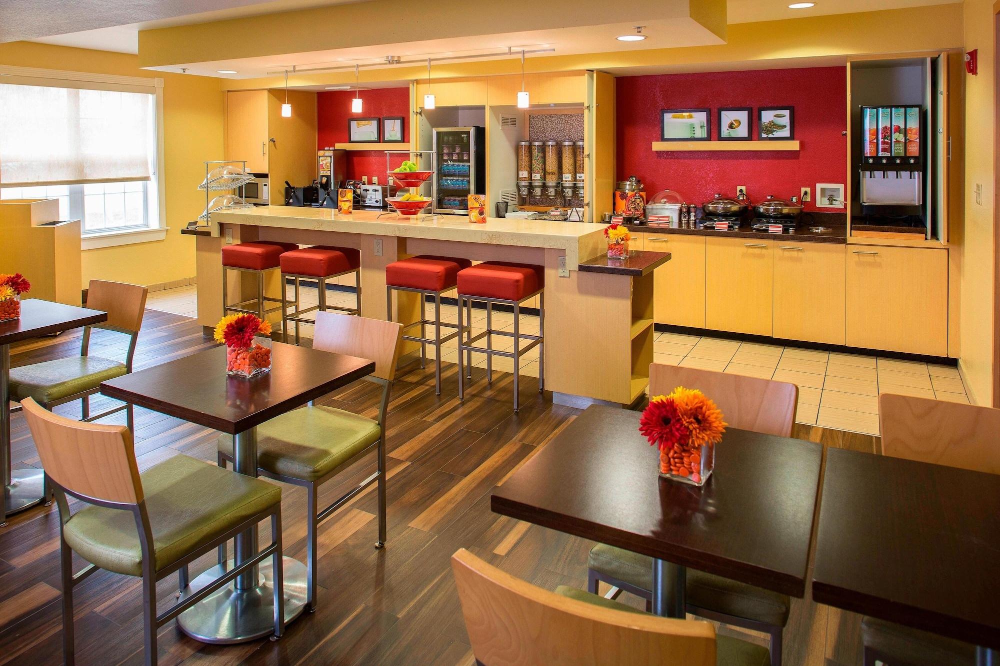 Restaurant TownePlace Suites by Marriott Metairie New Orleans
