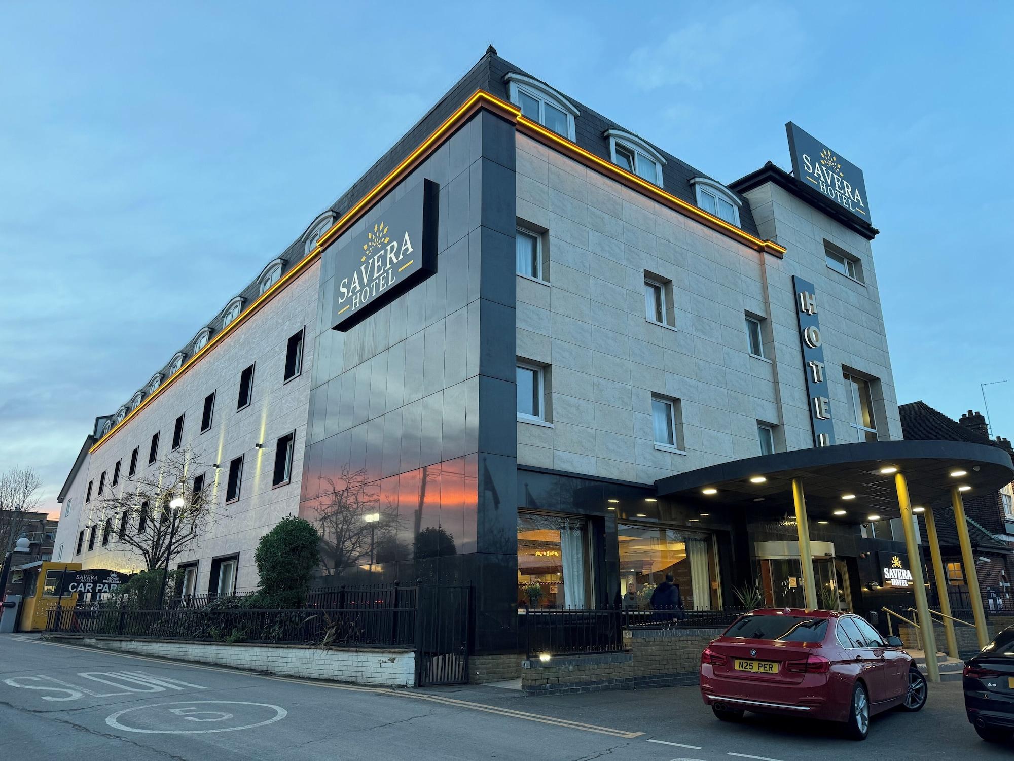 Vista Exterior Savera Hotel South Ruislip