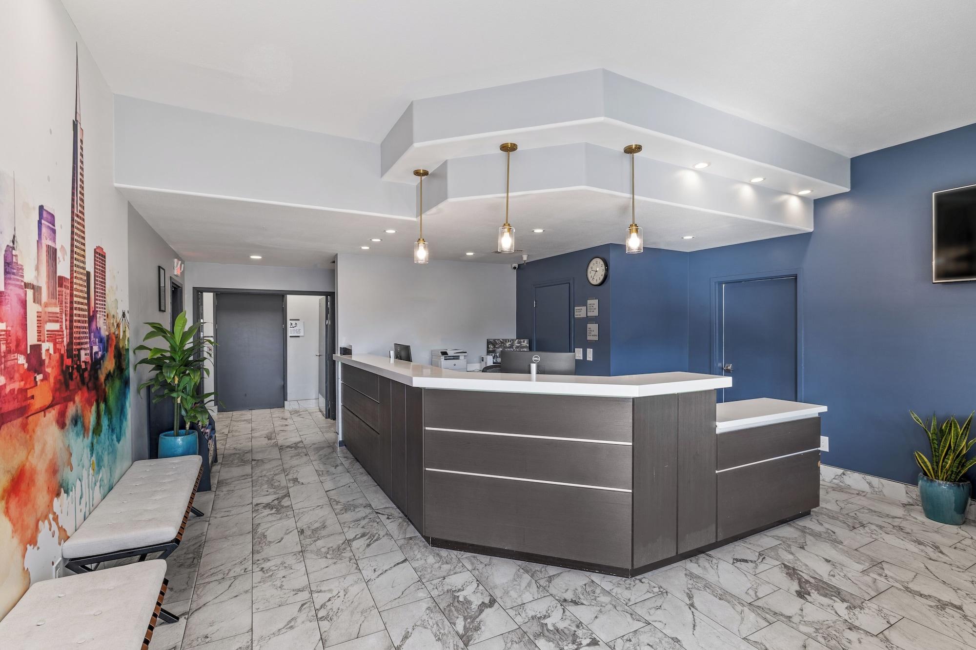 Vista Lobby Hotel Skye SFO