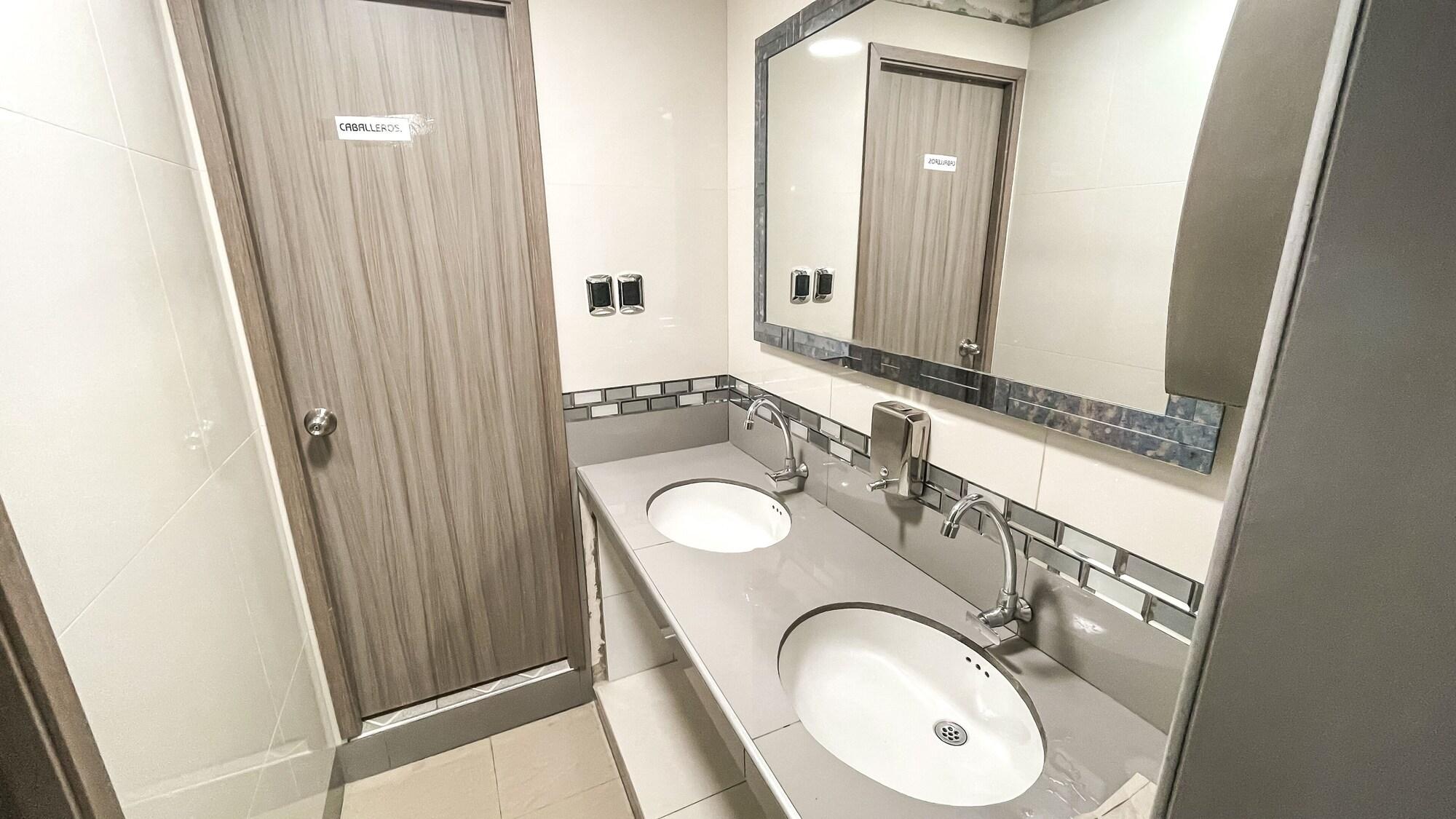 Vista Lobby Hotel & Restaurante Oasis