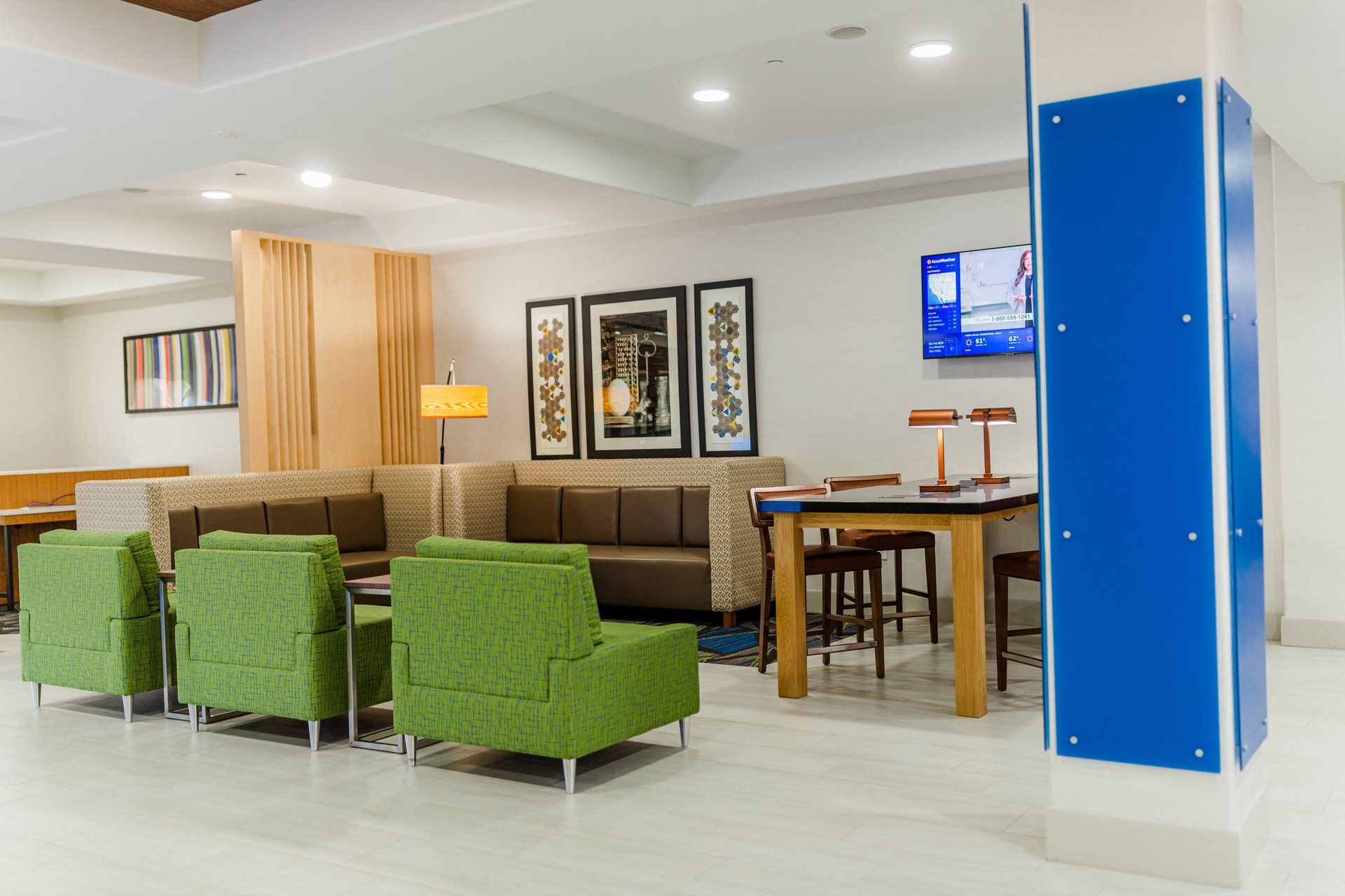 Vista Lobby Holiday Inn Express Greenville by IHG