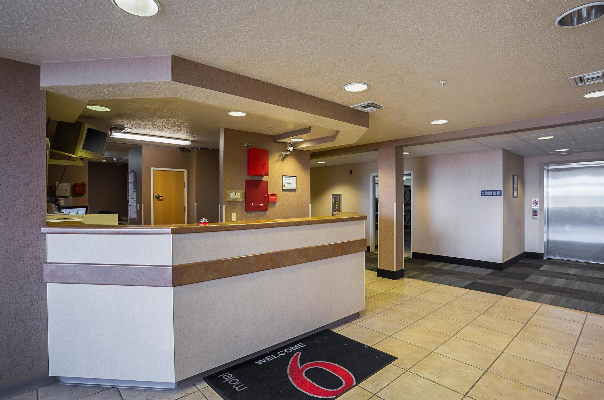Vista Lobby Motel 6 Bernalillo, NM
