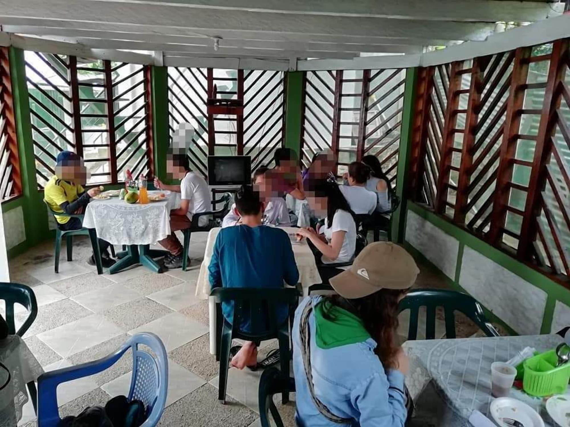 Sala de Reuniones Ecocabañas Manguare