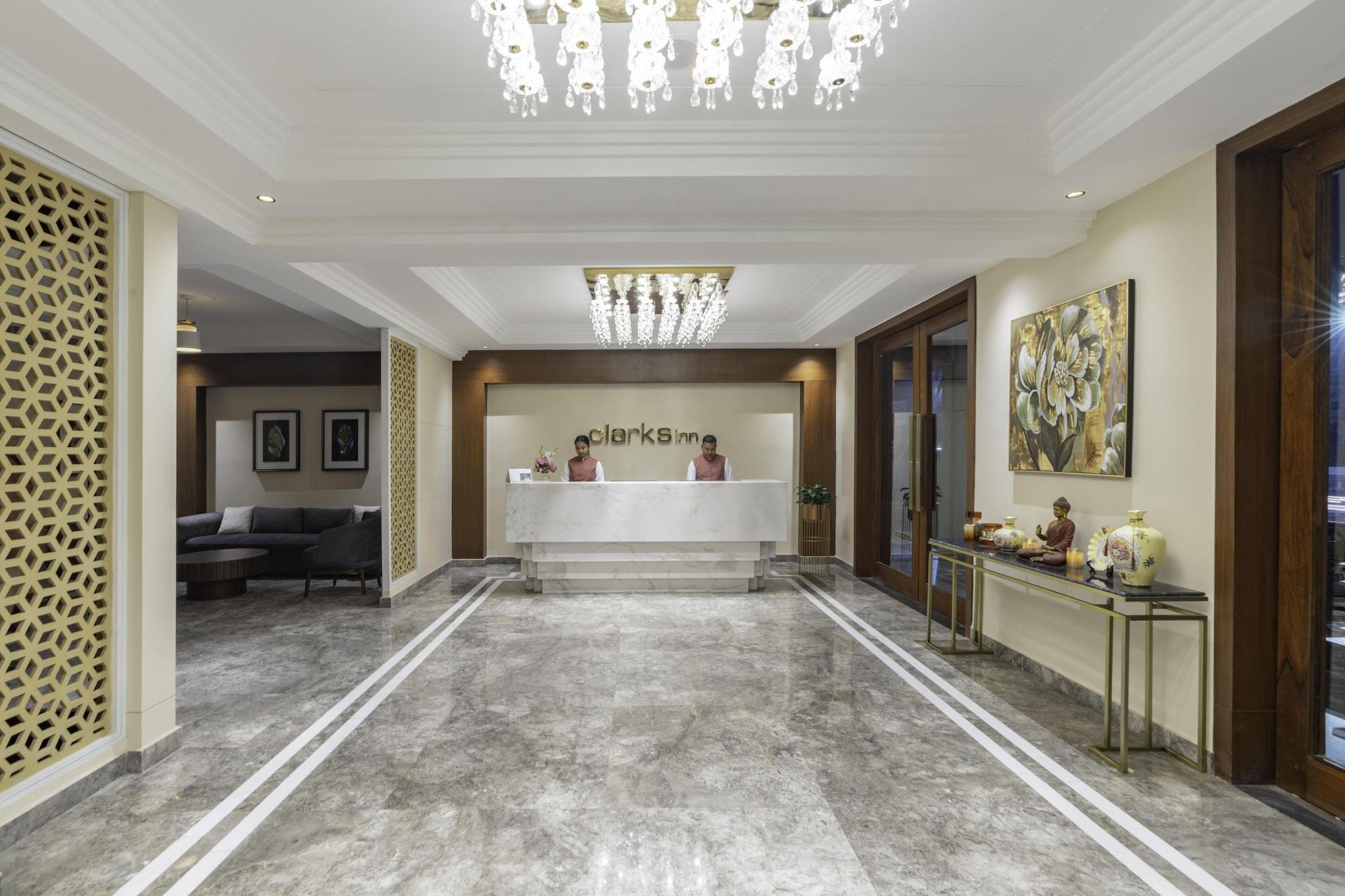 Vista Lobby Clarks Inn Dehradun