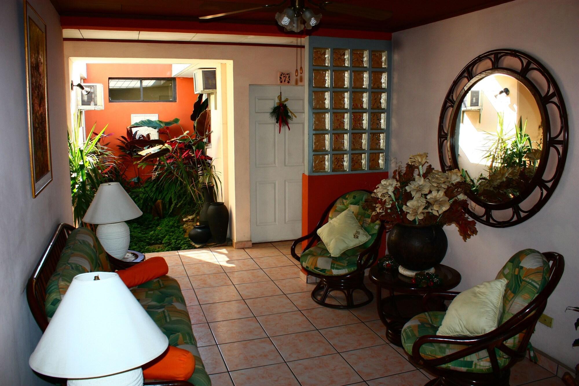 Vista Lobby Lonigo Hostal