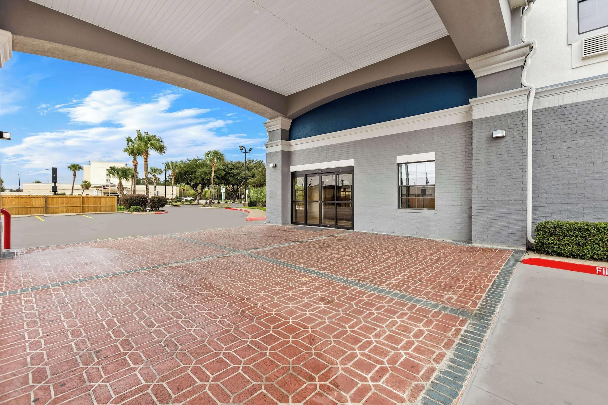 Vista Exterior Sonesta Essential Beaumont