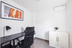 Alquiler Vacacional - Stunning Coventry House for the Larger Group with Parking and Hot Tub