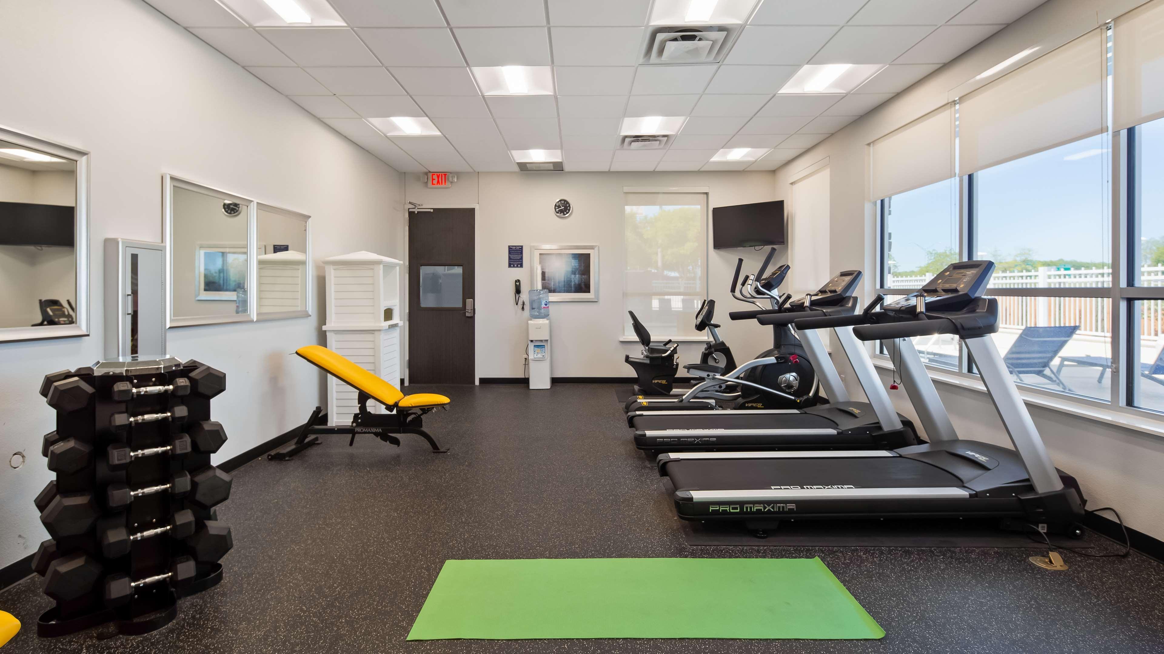 Gimnasio Best Western Plus Roland Inn & Suites