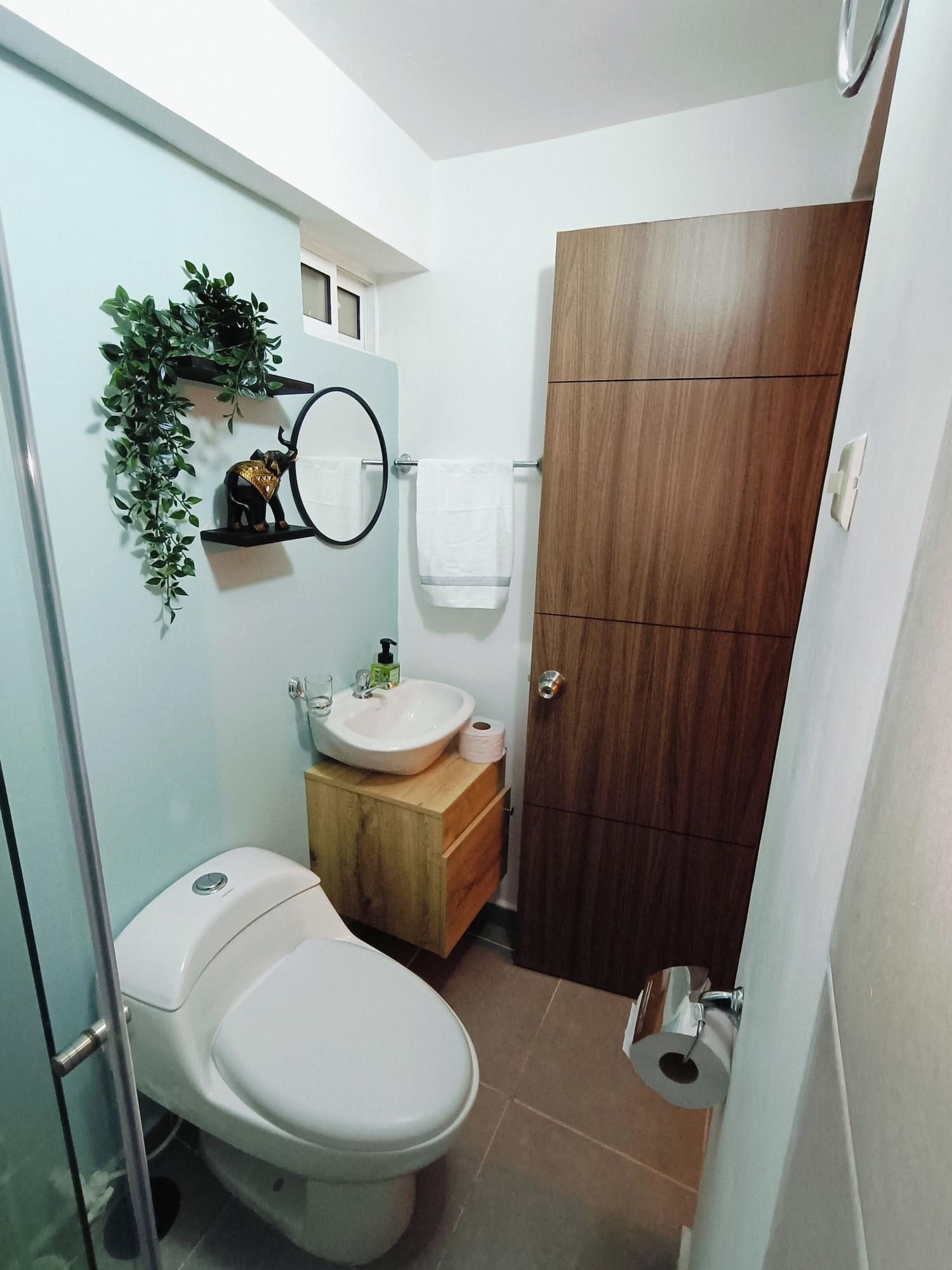 Equipamiento de Habitación AC - House Laureles - Self Checking