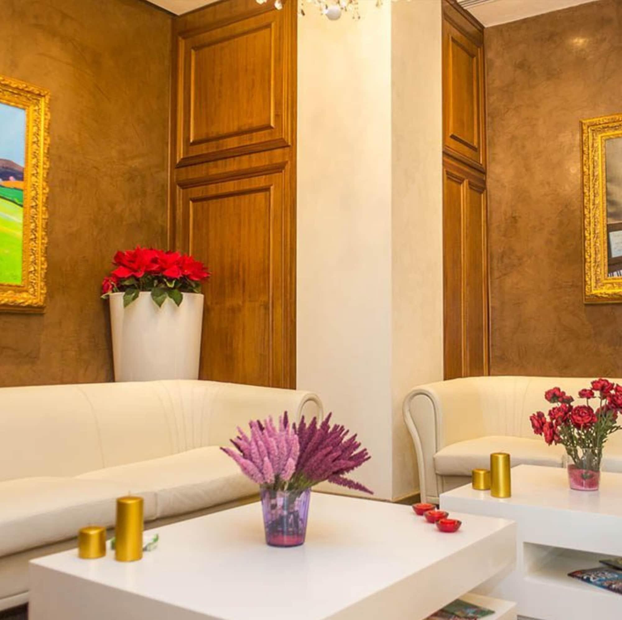 Vista Exterior Hotel Opera