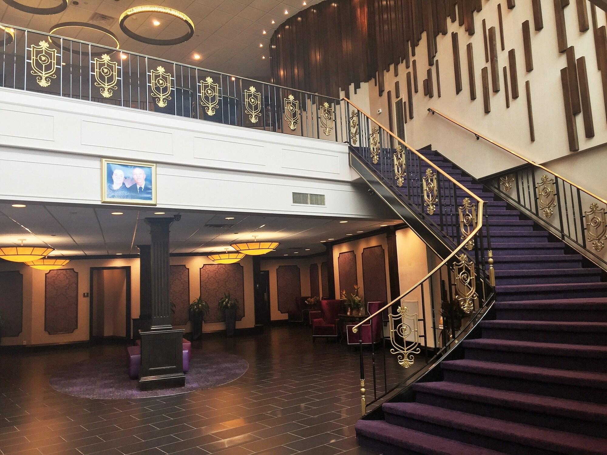 Vista Lobby Royal Regency Hotel
