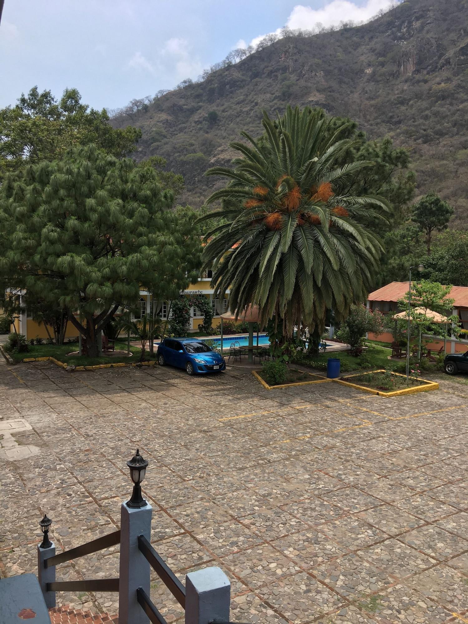 Varios Grand Hotel Panajachel