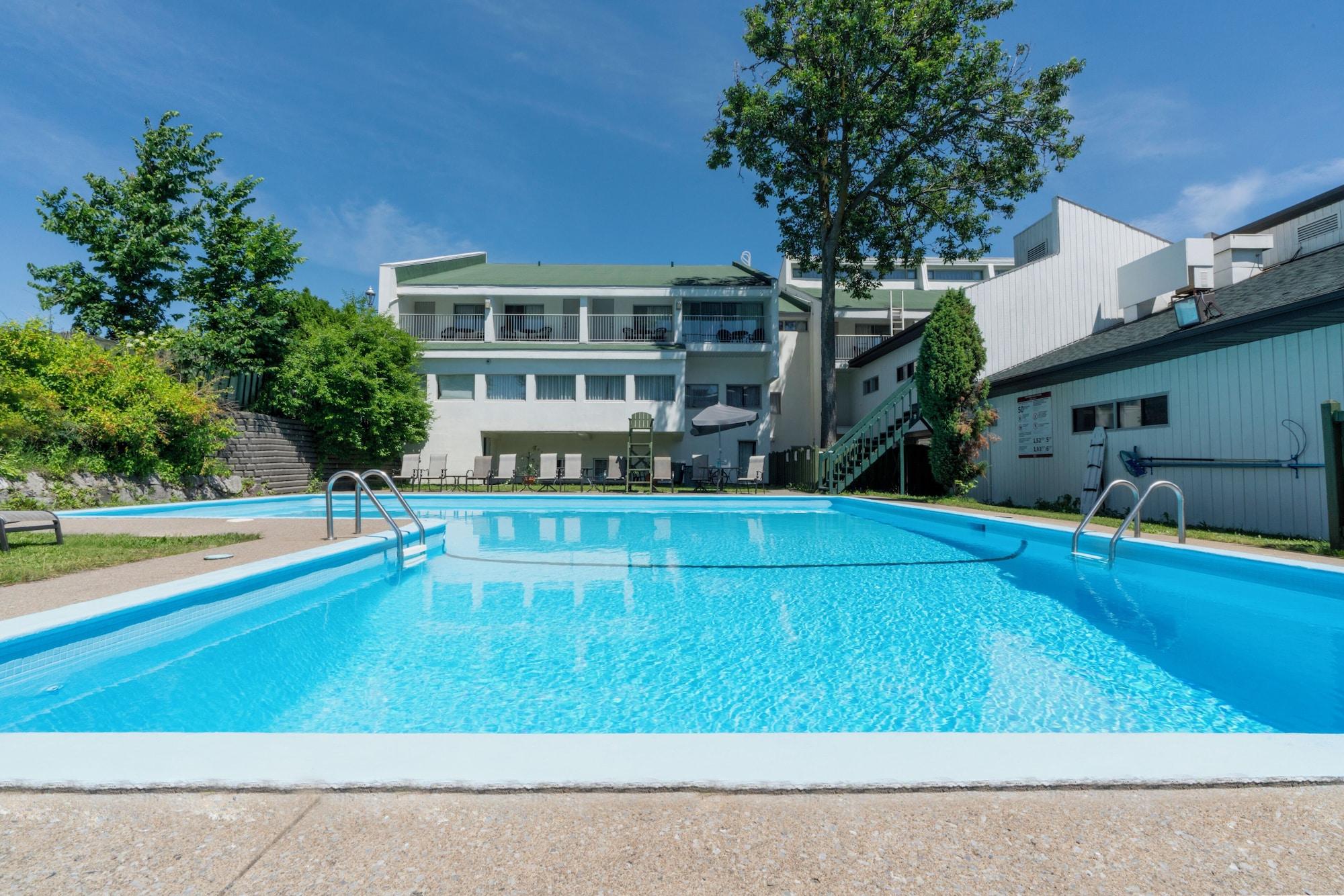 Varios Auberge Québec