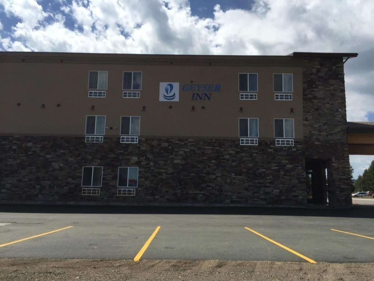 Vista Exterior Geyser Inn