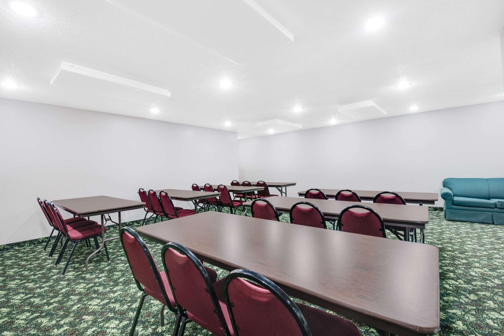 Sala de Reuniones Super 8 by Wyndham Sisseton