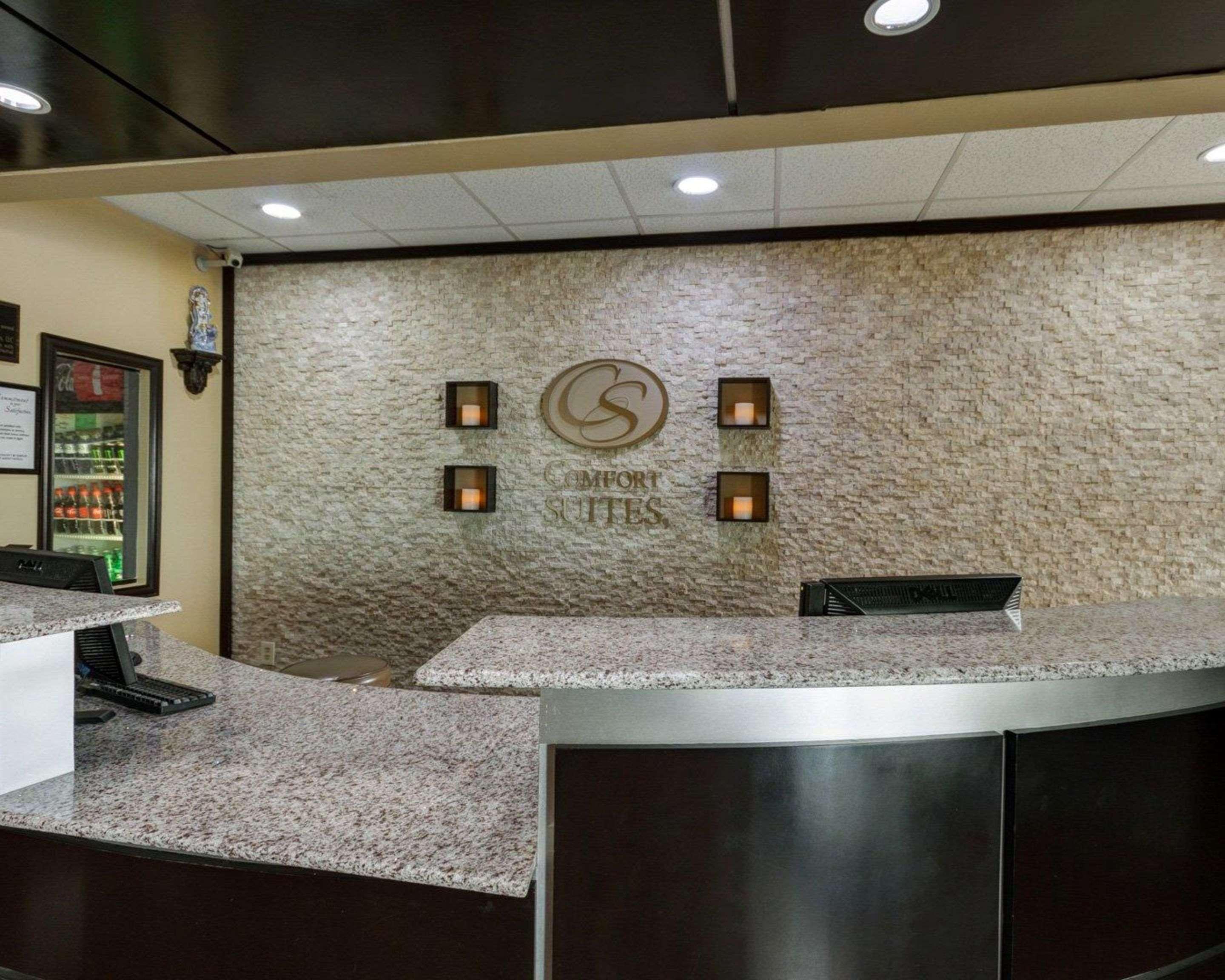 Vista Lobby Comfort Suites Lake Ray Hubbard