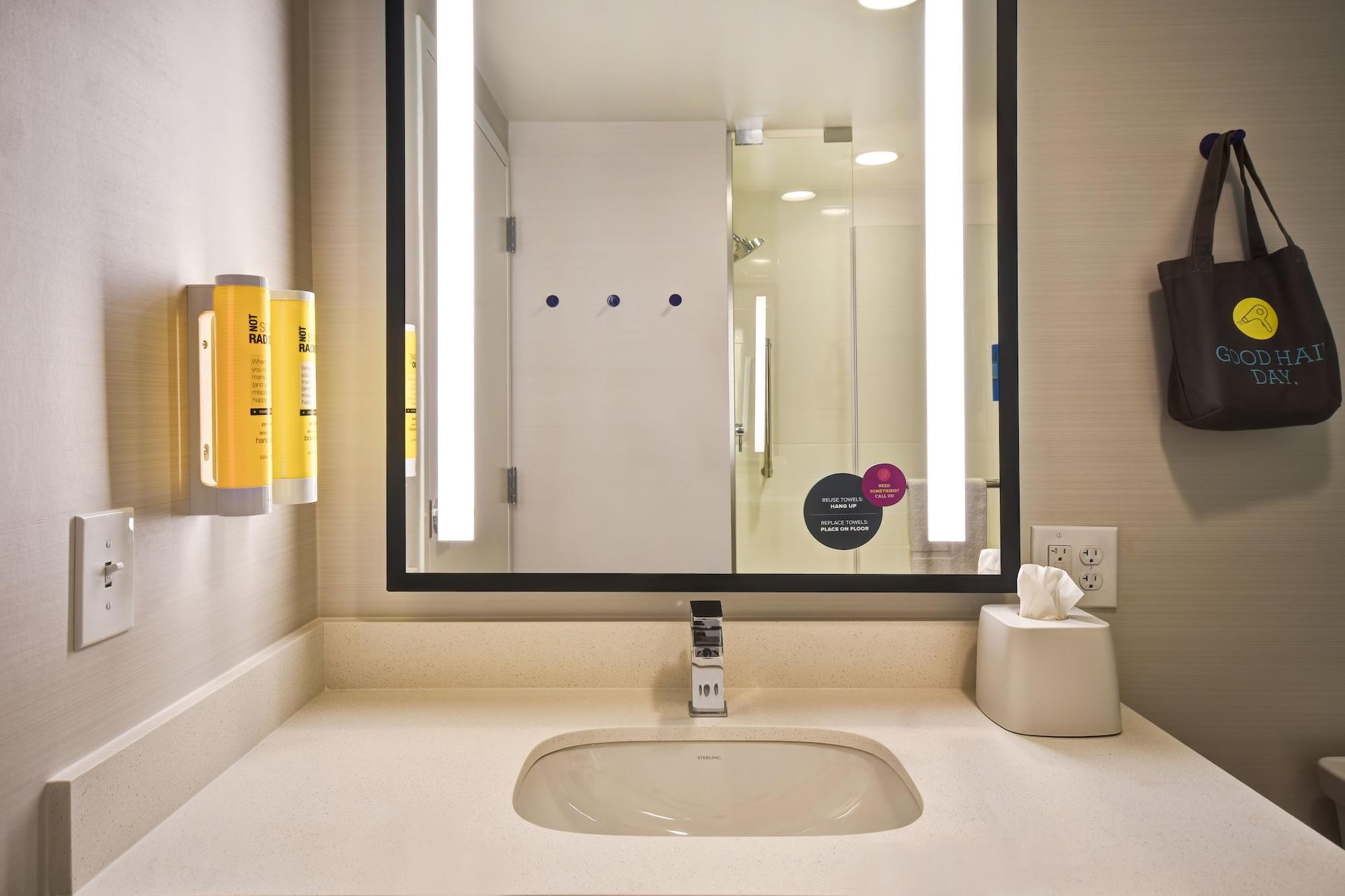 Equipamiento de Habitación Tru by Hilton Louisville Airport