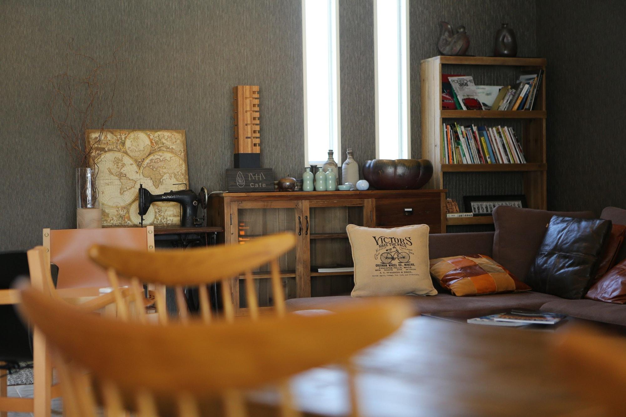 Bar/Salón Komeyaclub Okutsu