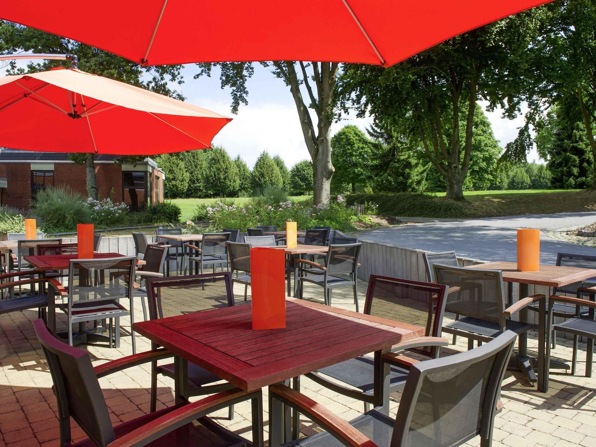 Bar/Salón ibis Styles Louvain la Neuve Hotel et Events