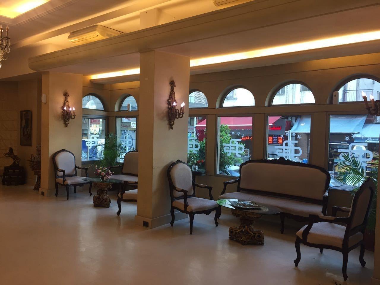 Vista Lobby Royal Garden Hotel