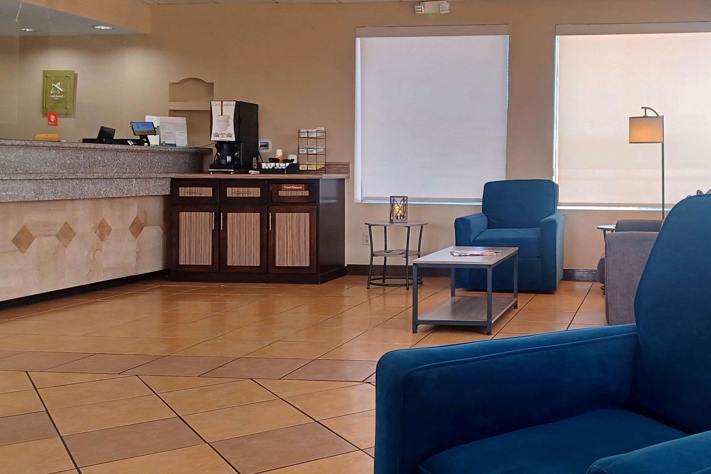 Vista Lobby Quality Inn And Suites