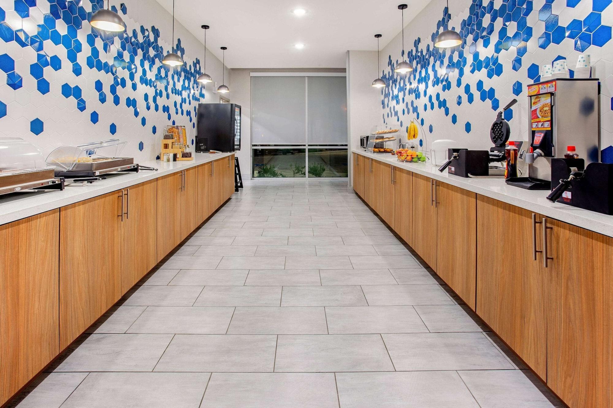 Restaurant La Quinta Inn & Suites by Wyndham San Antonio Alamo City