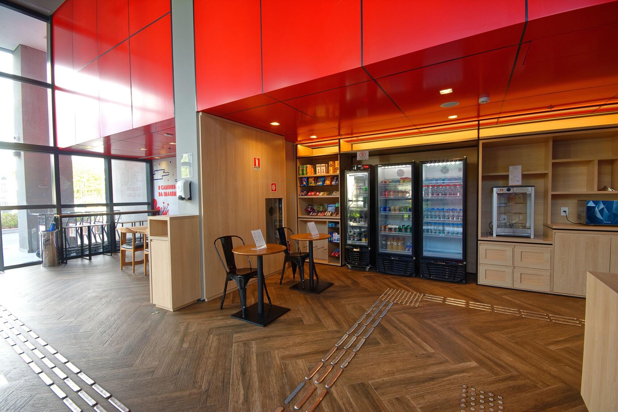 Vista Lobby Golden Tower Express Berrini by Fênix Hotéis