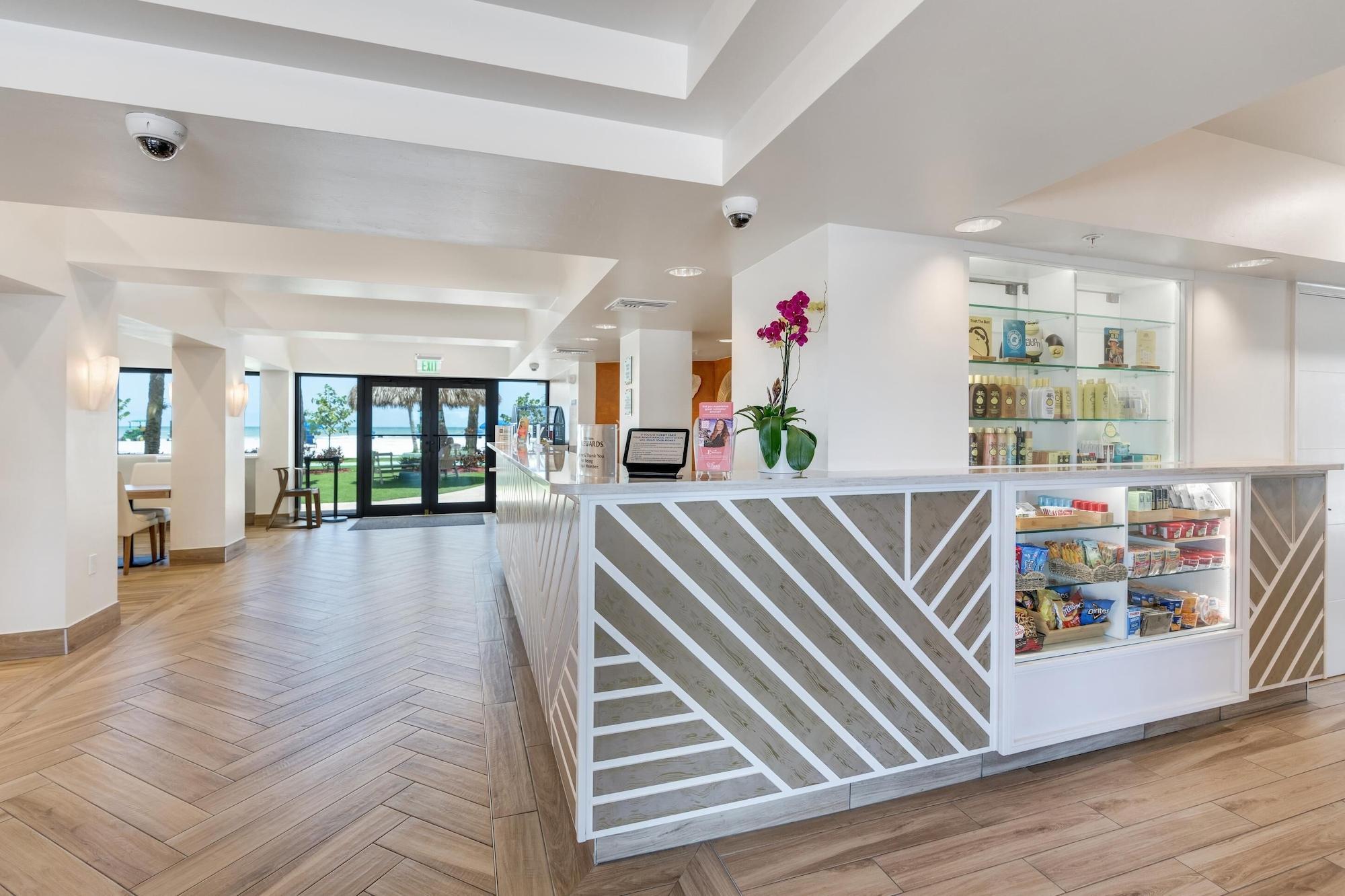Vista Lobby Best Western Plus Beach Resort