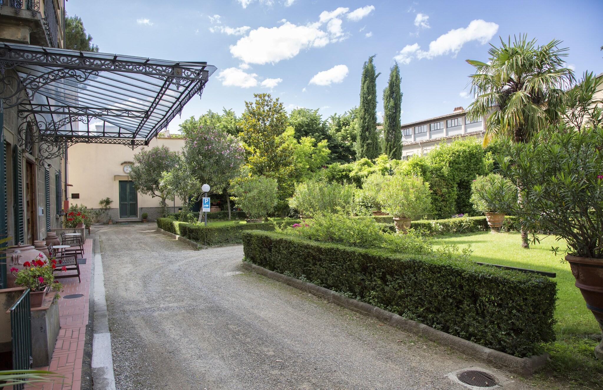 Varios Casa Santo Nome di Gesù