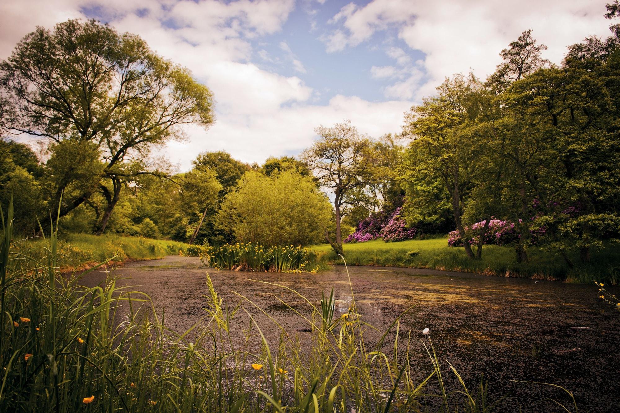 Varios Otterburn Castle Country House Hotel