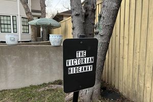 Alquiler Vacacional - THE HISTORIC VICTORIAN HIDEAWAY - WITH SKYLINE VIEWS!! BEST LOCATION IN UPTOWN!!