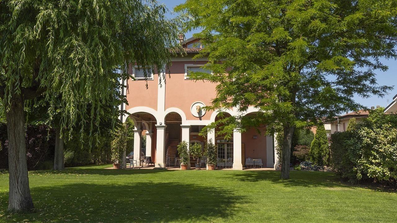 Vista Exterior Villa Matildis