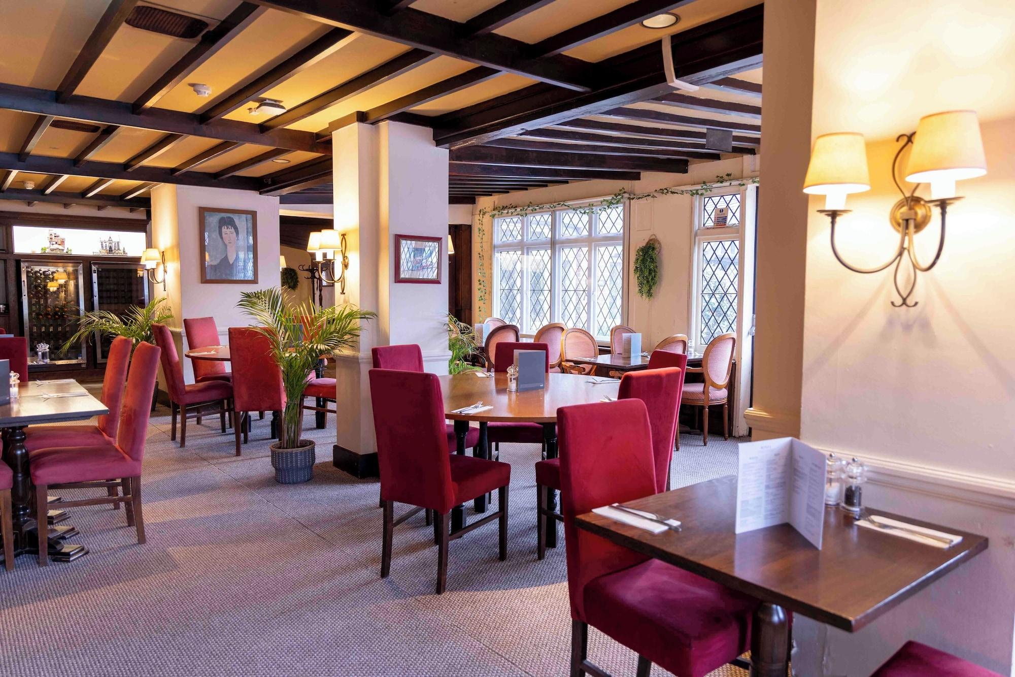 Restaurant The Roebuck Hotel by Greene King Inns