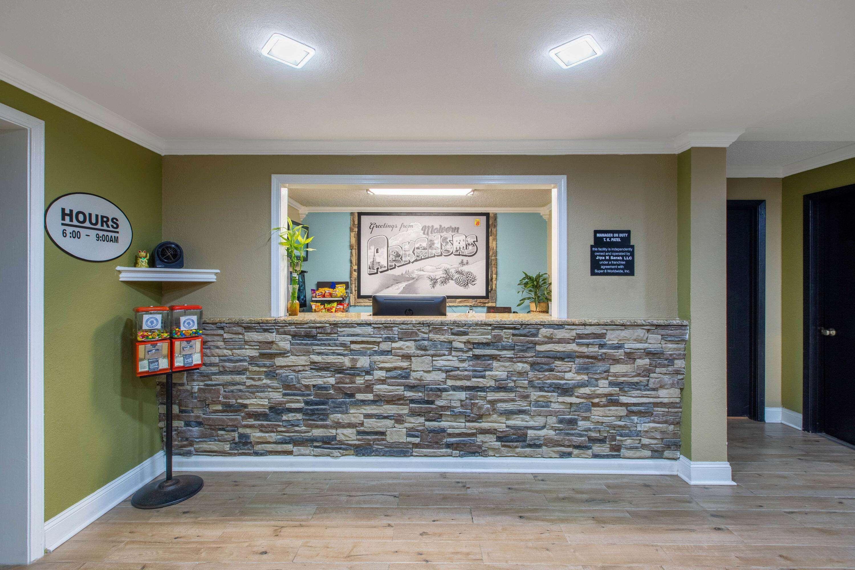 Vista Lobby Super 8 by Wyndham Malvern