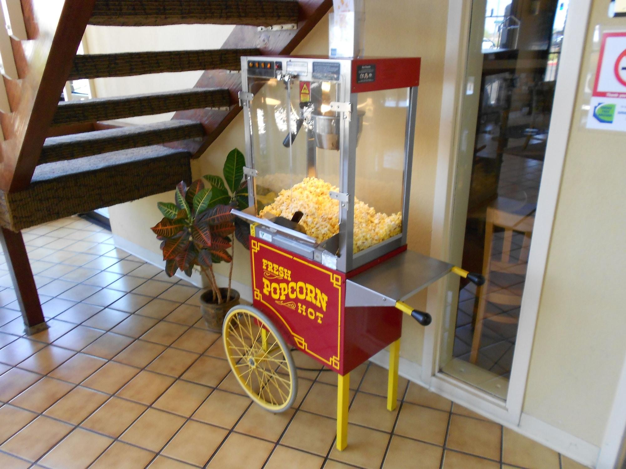 Vista Lobby Quality Inn & Suites Phoenix NW - Sun City