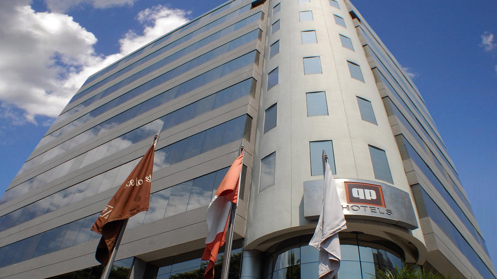Vista Exterior qp Hotels Lima