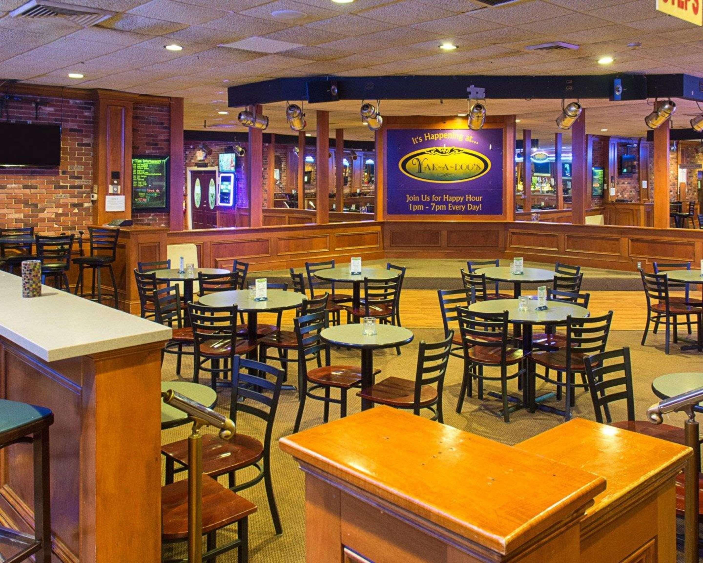 Bar/Salón Clarion Inn