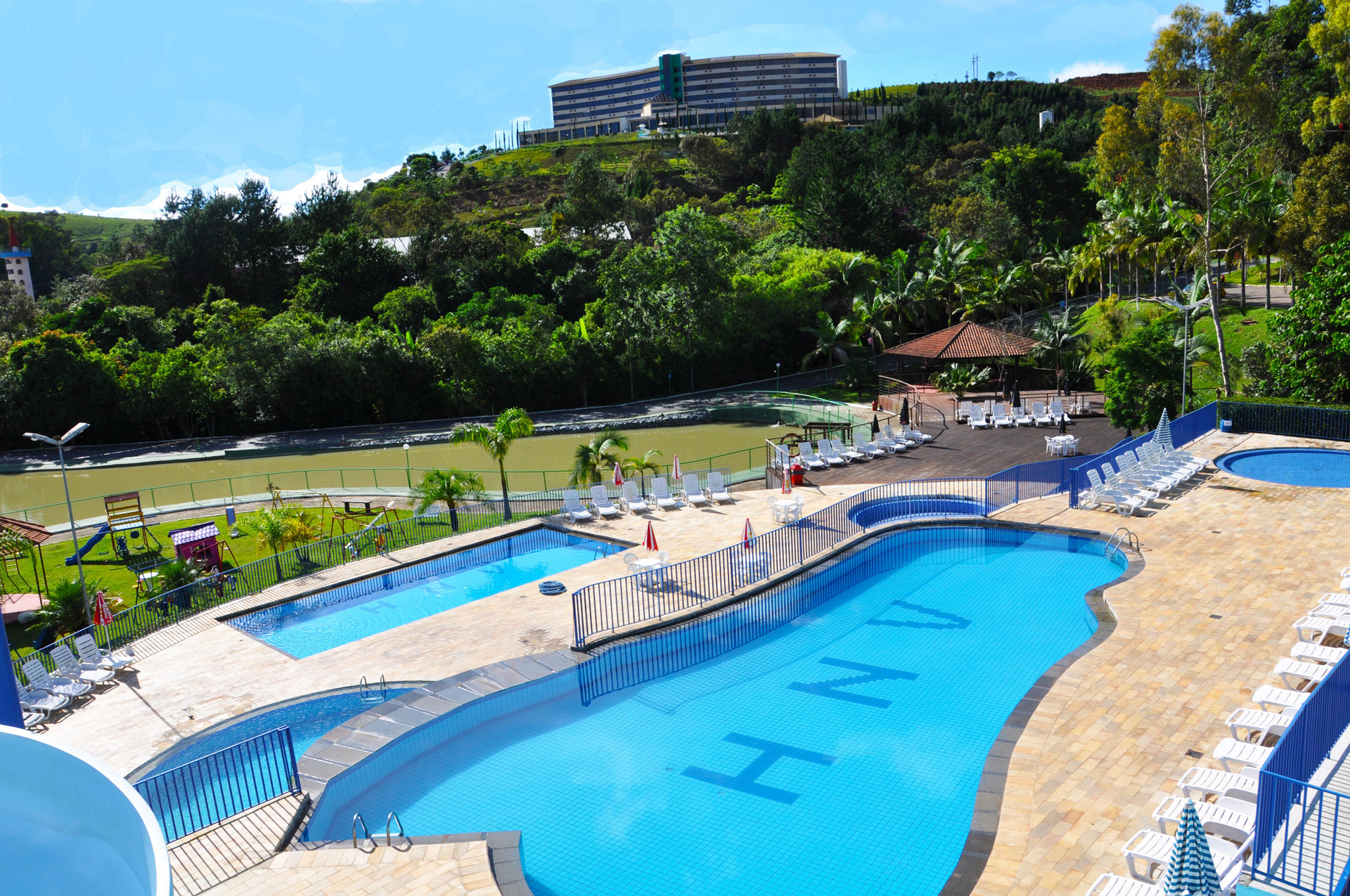 Vista Piscina Hotel Vilage Inn All Inclusive Poços de Caldas By Nacional Inn