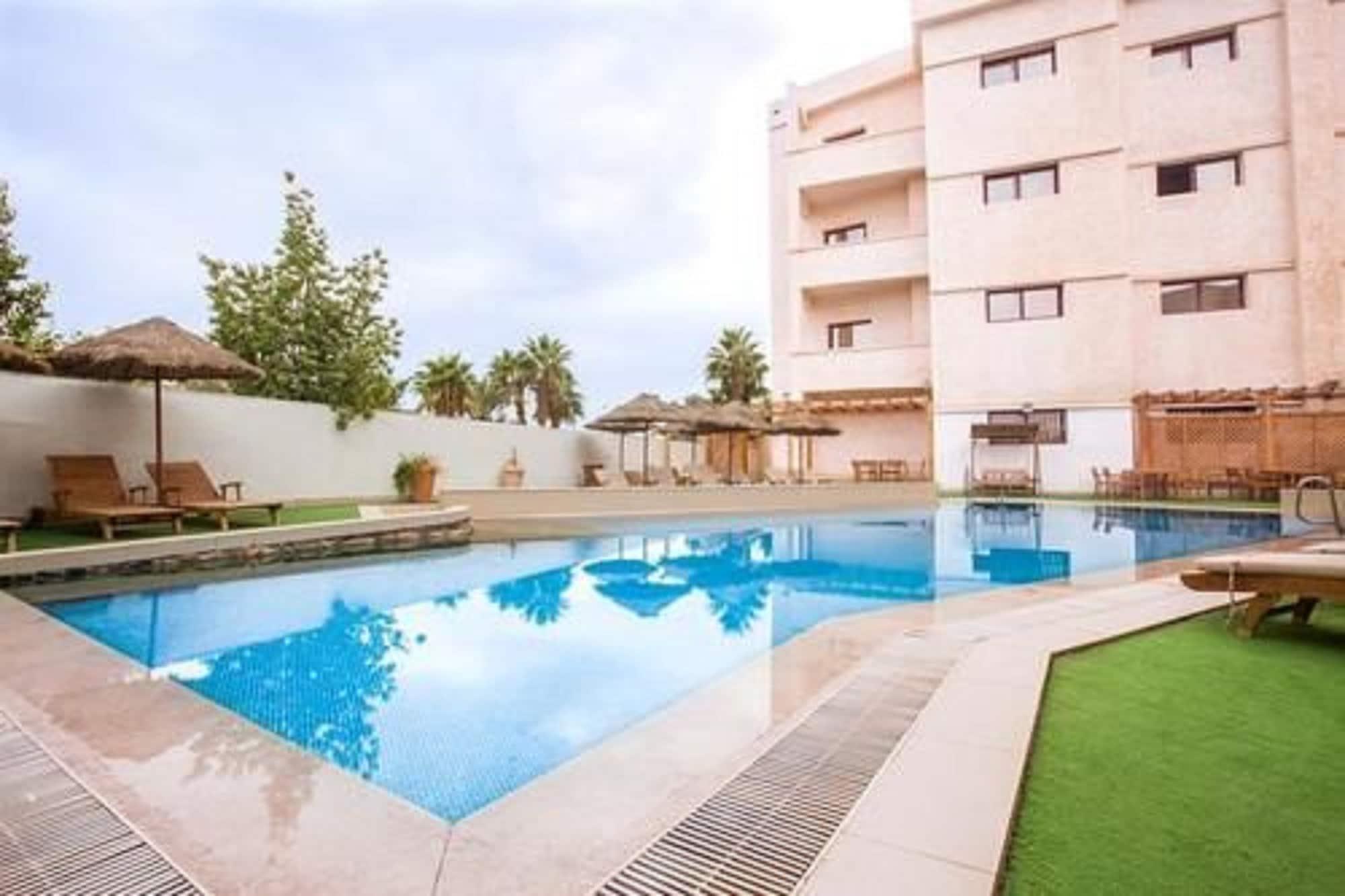 Vista Piscina Eden Airport