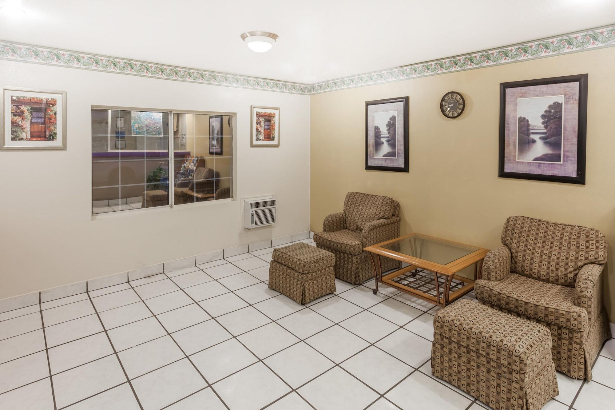 Vista Lobby Rodeway Inn & Suites Blythe I-10