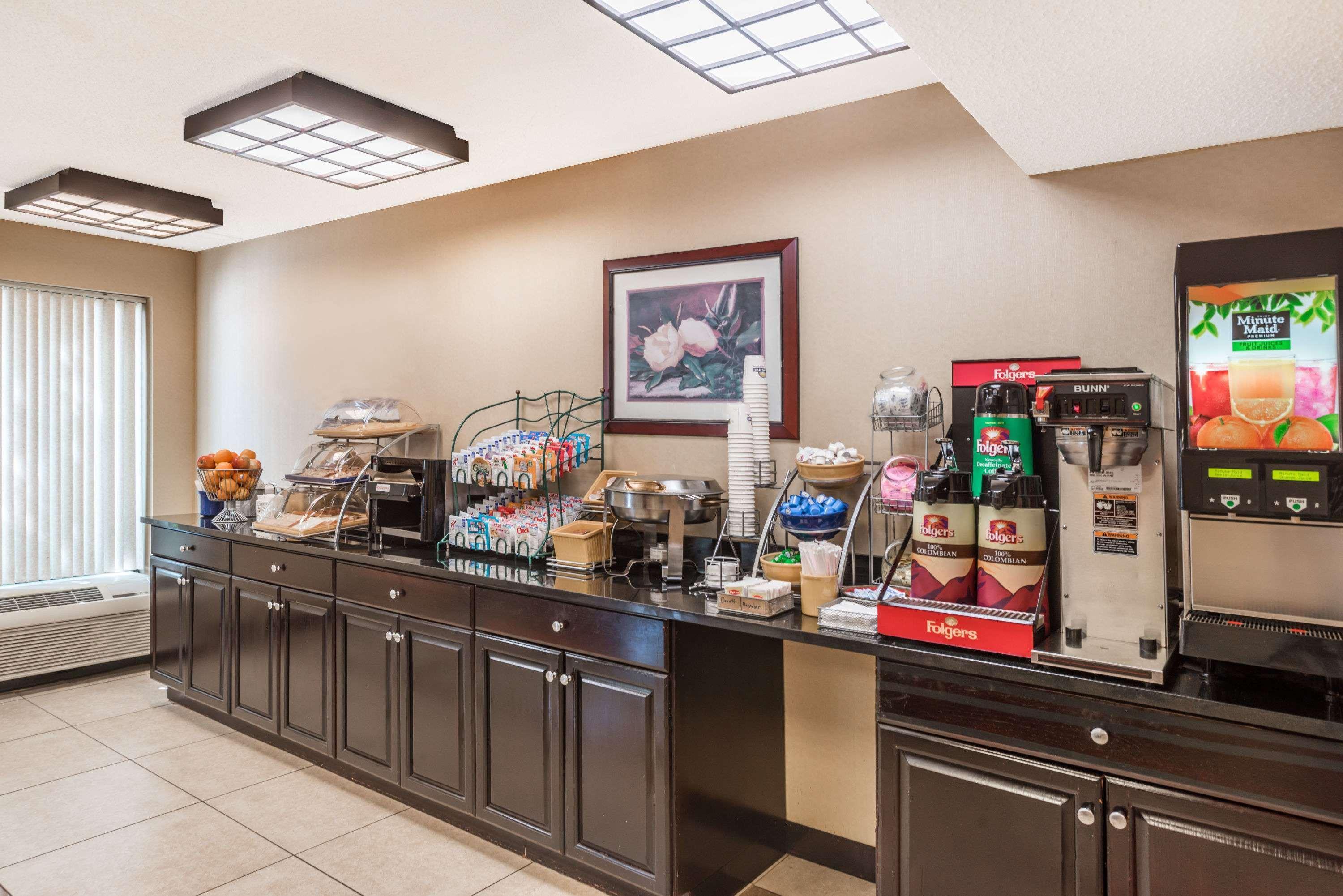 Restaurant Days Inn by Wyndham Westminster