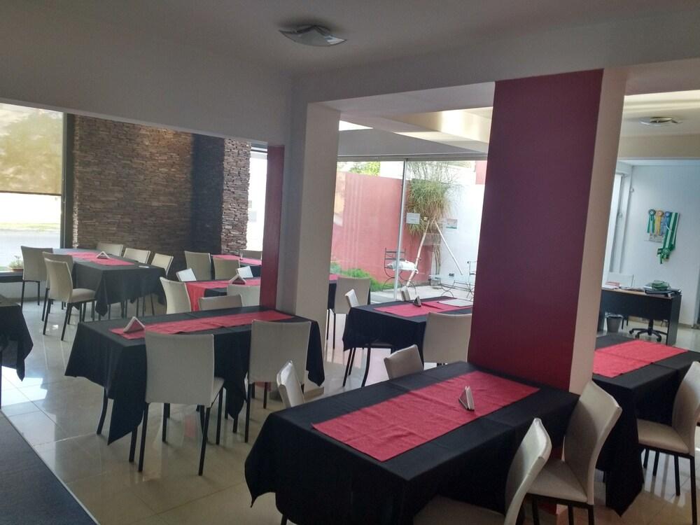 Sala de Reuniones Hotel Ischigualasto