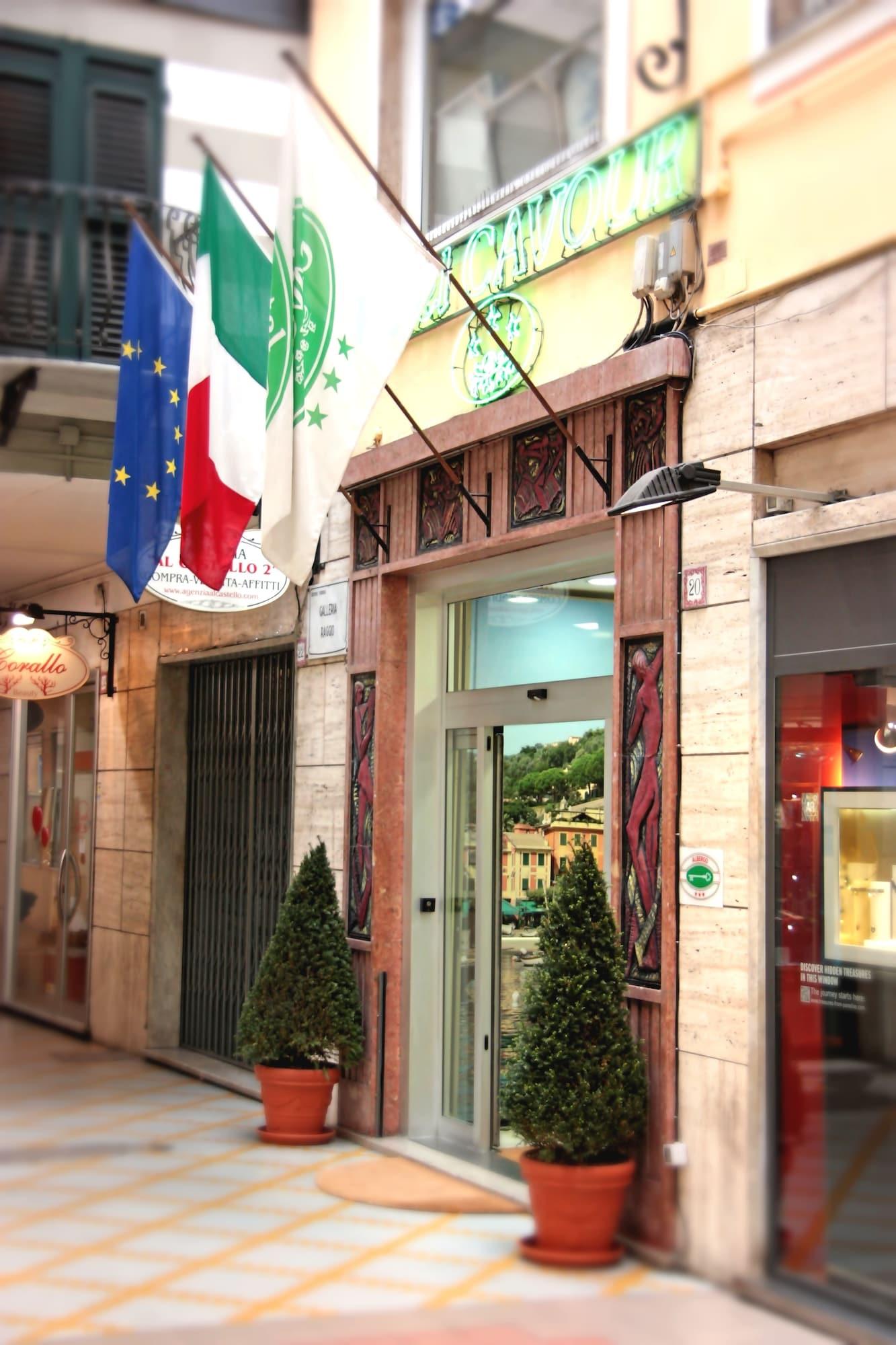 Vista Exterior Hotel Cavour